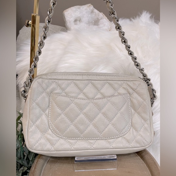 **SOLD** RARE Iridescent Pearl Chanel Aged Calfskin Quilted Cotton Club Pochette - Picture 6 of 14